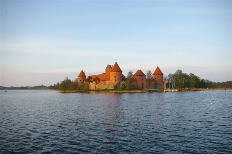 Trakų salos pilis nuo Galvės ežero